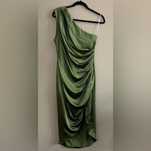Elliatt Cassini satin one shoulder dress in fern size large new